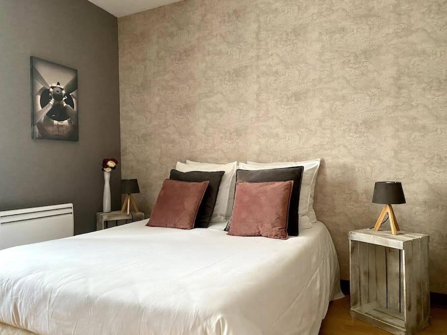 Logis Du Parc By Melrose Apartment Bayeux Bagian luar foto