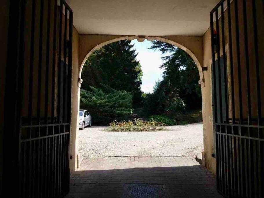 Logis Du Parc By Melrose Apartment Bayeux Bagian luar foto