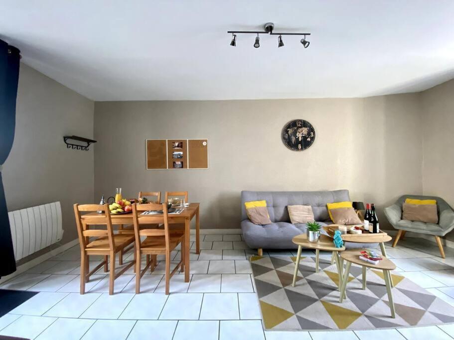 Logis Du Parc By Melrose Apartment Bayeux Bagian luar foto